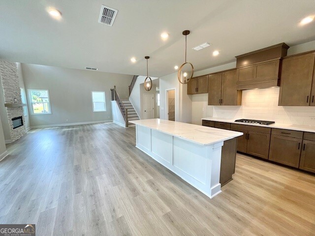 719 Crossroad CT