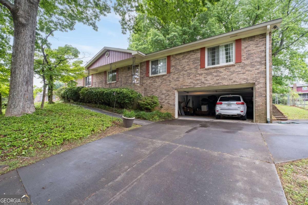 1690 CEDAR GROVE DR