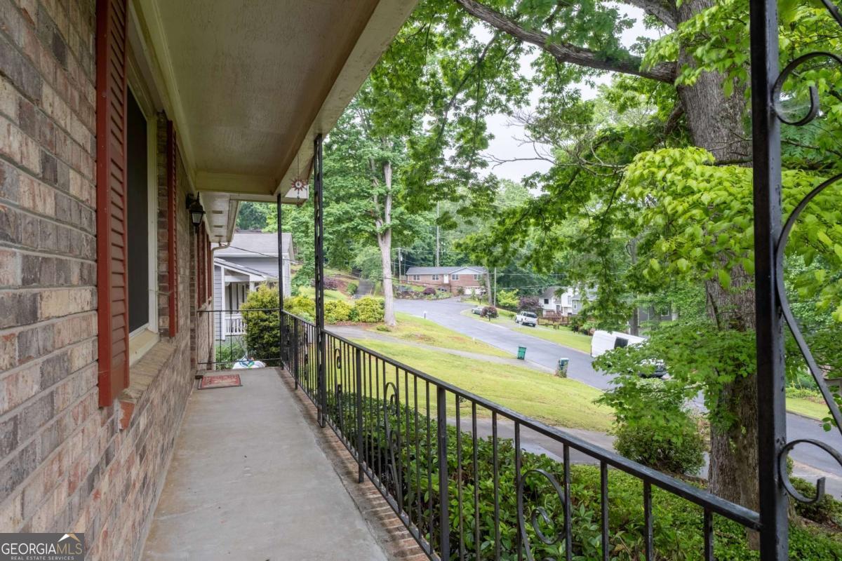 1690 CEDAR GROVE DR