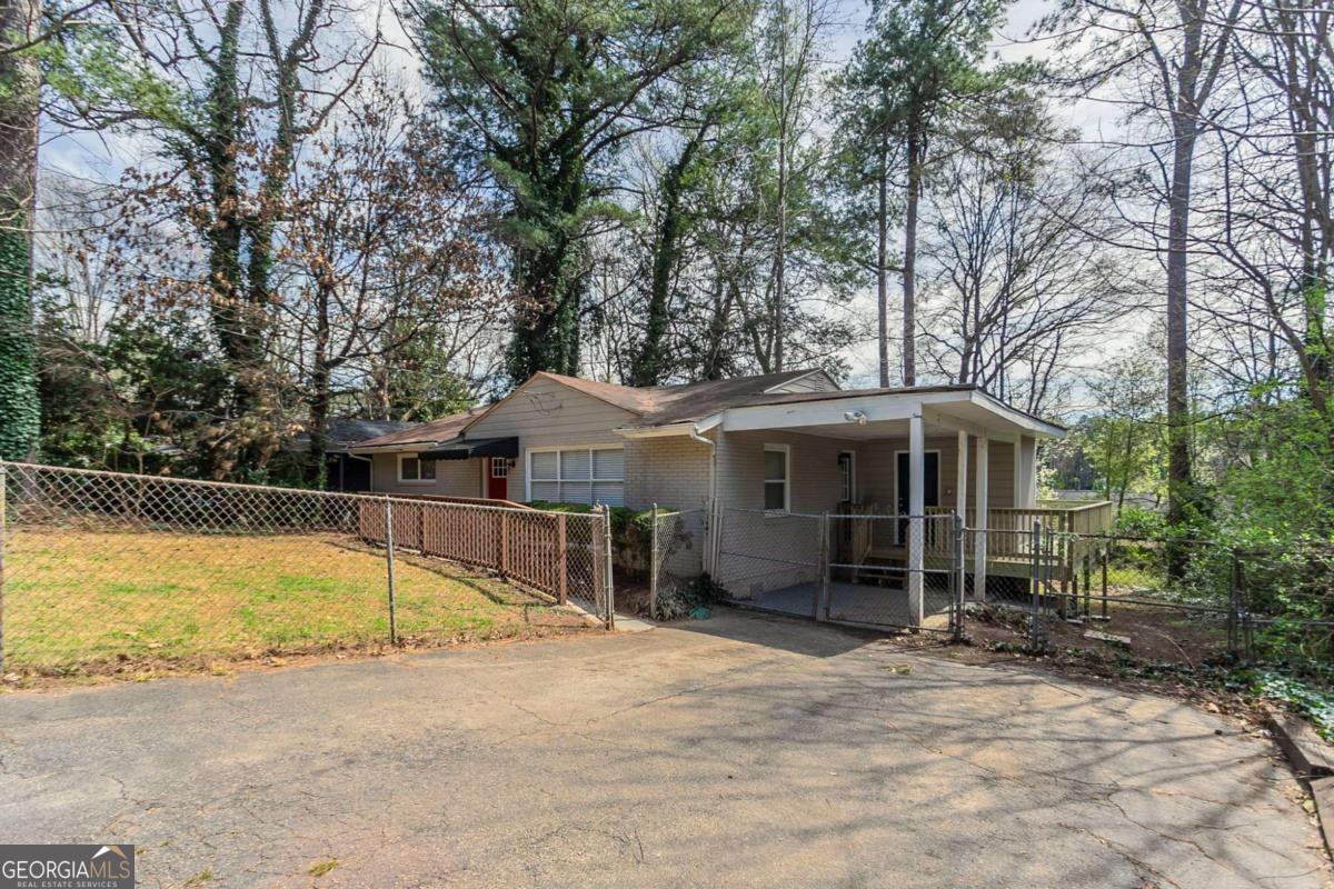 3425 Longleaf DR