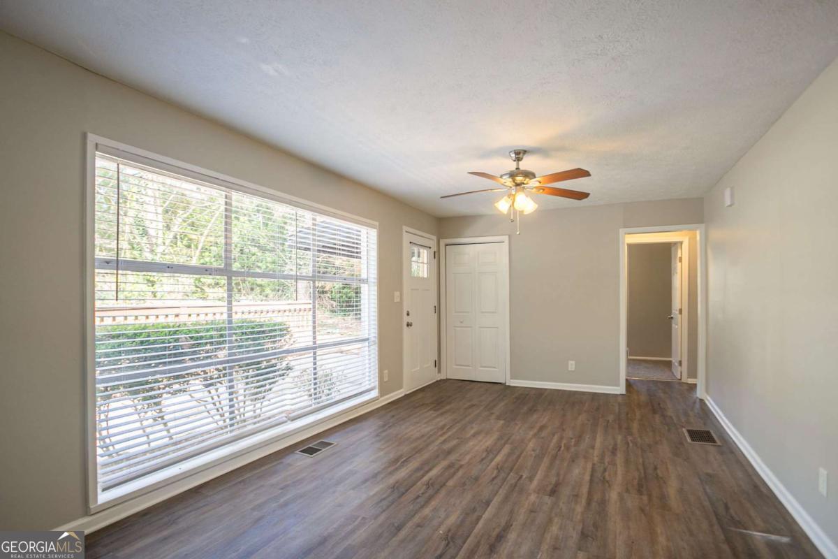 3425 Longleaf DR