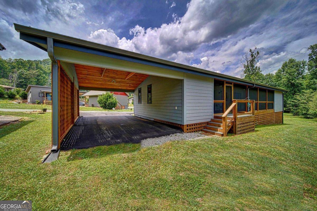 120 Maple Springs LN