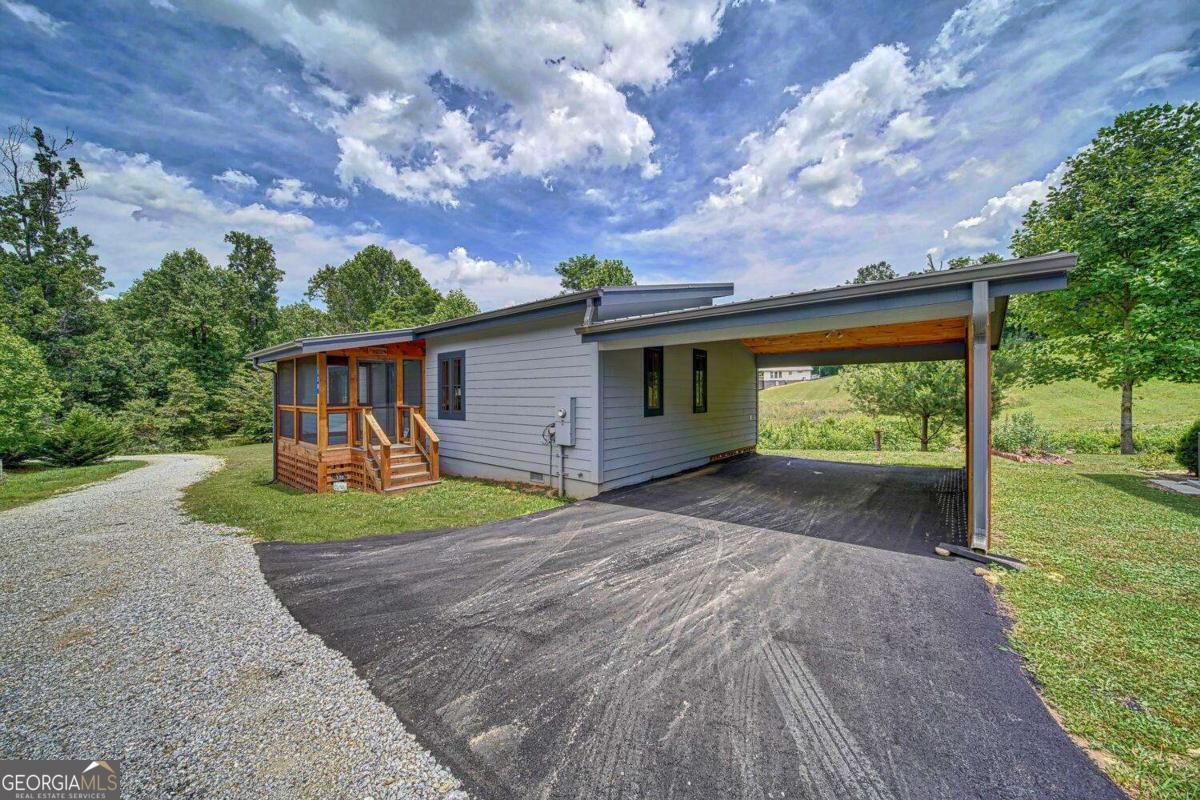 120 Maple Springs LN
