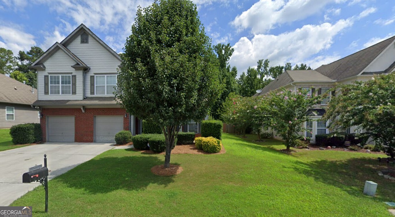 This very spacious home offers an open concept with a two-story foyer, 5 bedrooms, 3.5 bathrooms, formal dining room, and fireplace in the family room. This home is in a super quiet and manicured neighborhood. The master has a double vanity, separate shower, separate tub, enclosed toilet, and sitting room with a walk-in closet. This home is a must see and has plenty to offer. Schedule your tour today.