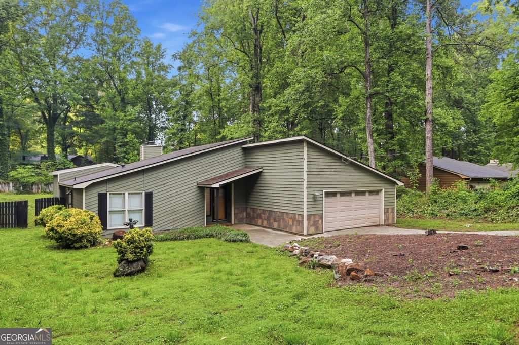 Photo of 1485 Barrier Road, Marietta, GA 30066 (MLS # 10774754)