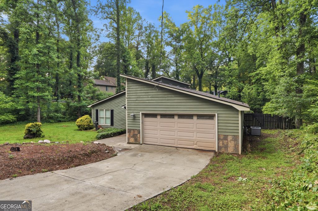 Photo of 1485 Barrier Road, Marietta, GA 30066 (MLS # 10774754)