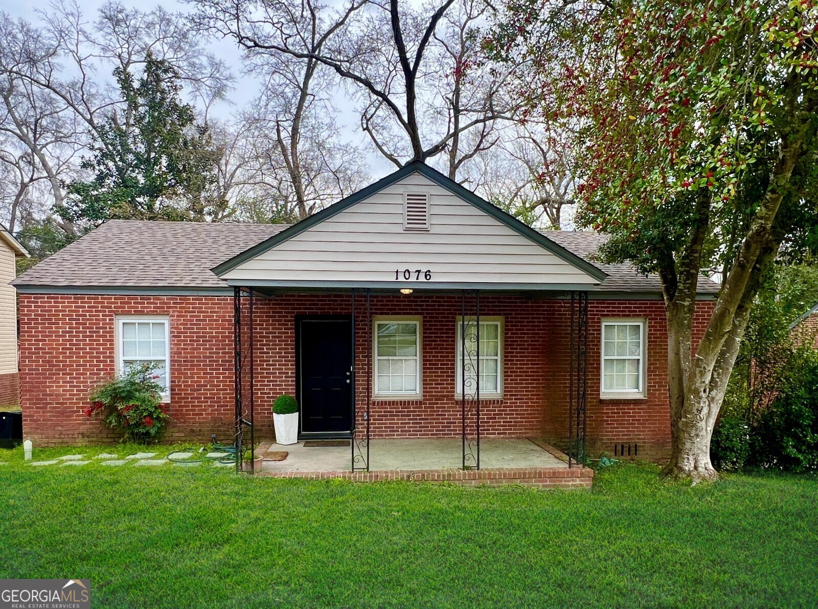 Stop paying rent and start earning equity in this move-in ready 3 bedroom, 1 bath, four-sided brick property ready to become your first HOME. 1076 Carlisle is conveniently located on a quiet street with great neighbors. Seller is MOTIVATED and the furniture can be yours! Ask your favorite Realtor to schedule a tour today. Investors, this property has collected $1300-$1600/mo over the last 3 years.