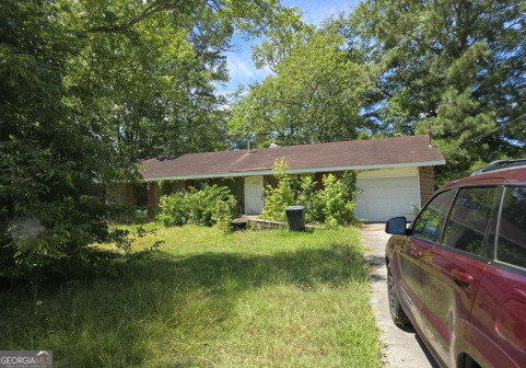 Welcome to 464 Edgar Circle - a well-maintained brick home located in the quiet Oak Court subdivision of Thomson. This property offers a comfortable and functional layout, perfect for homeowners seeking simplicity and value. With its classic exterior, clean curb appeal, and convenient location just minutes from schools, shopping, and downtown Thomson, this home is ready for its next chapter. Don't miss your chance to make it yours - schedule a showing today!