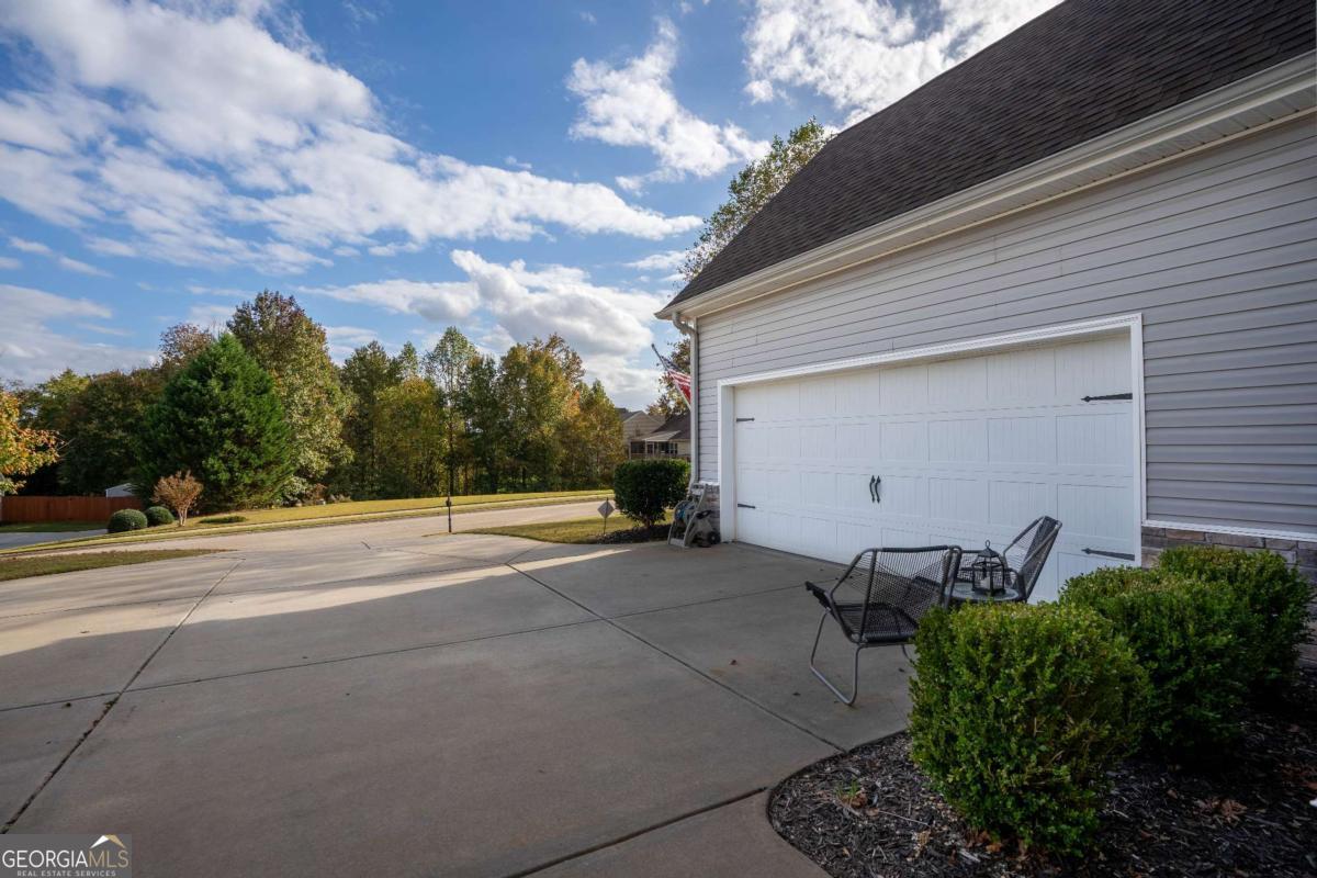 5641 Wooded Valley WAY