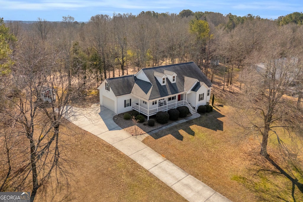 Photo of 3020 Meadow Trail, Loganville, GA 30052 (MLS # 10841655)