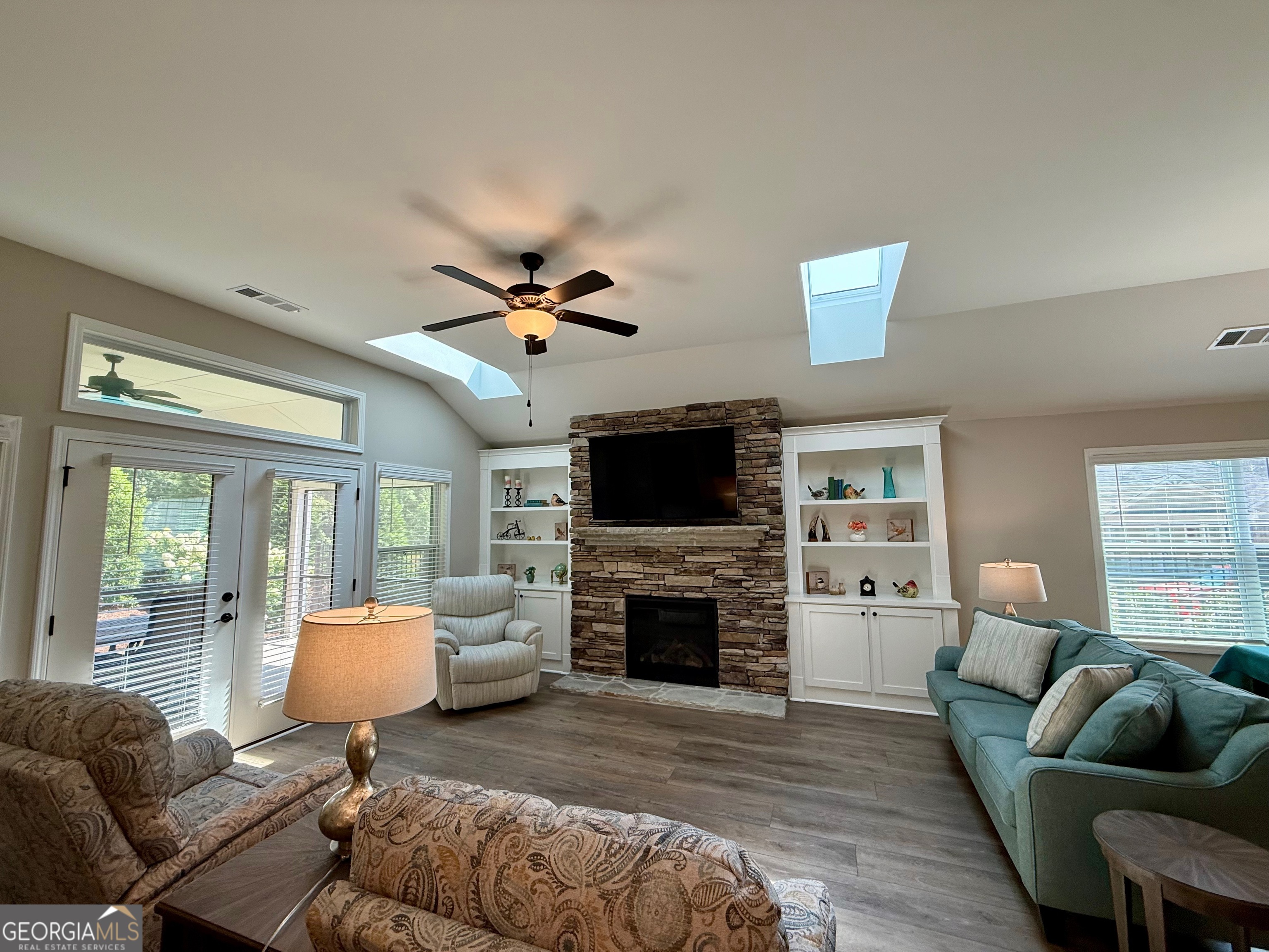 363 Homestead XING