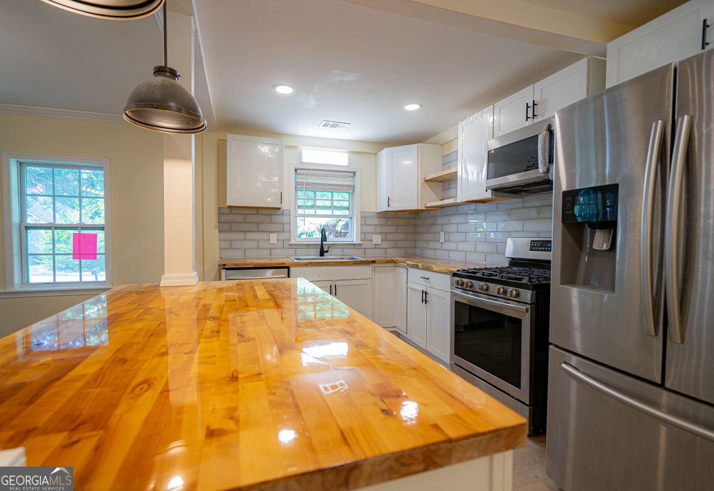 Photo of 466 Lake Drive, Hapeville, GA 30354 (MLS # 10770768)