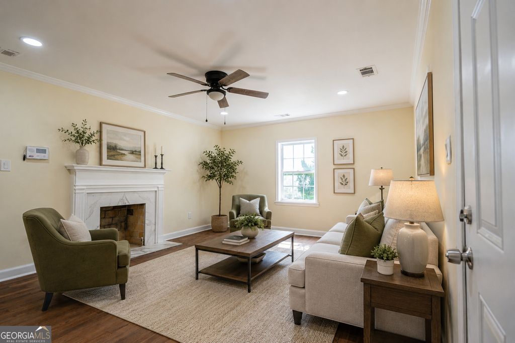 Photo of 466 Lake Drive, Hapeville, GA 30354 (MLS # 10770768)