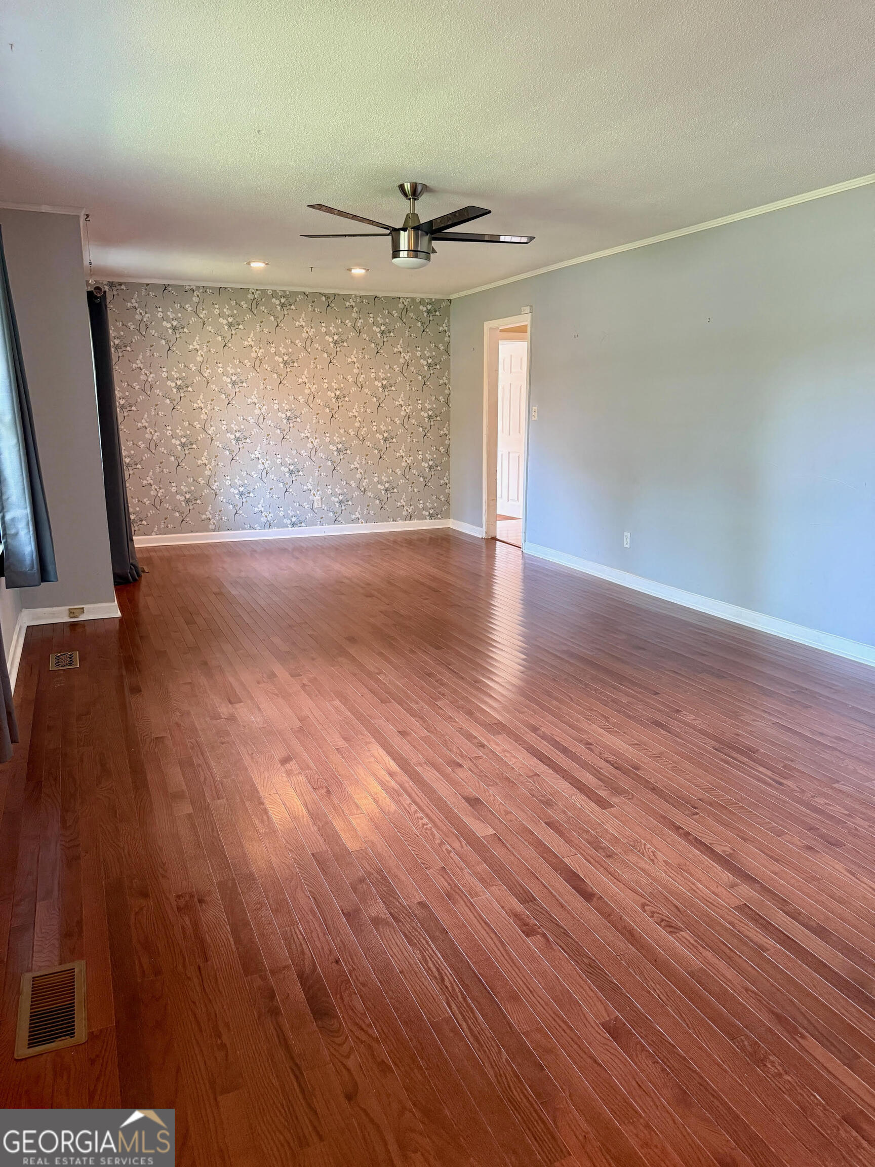 604 Azalea CIR