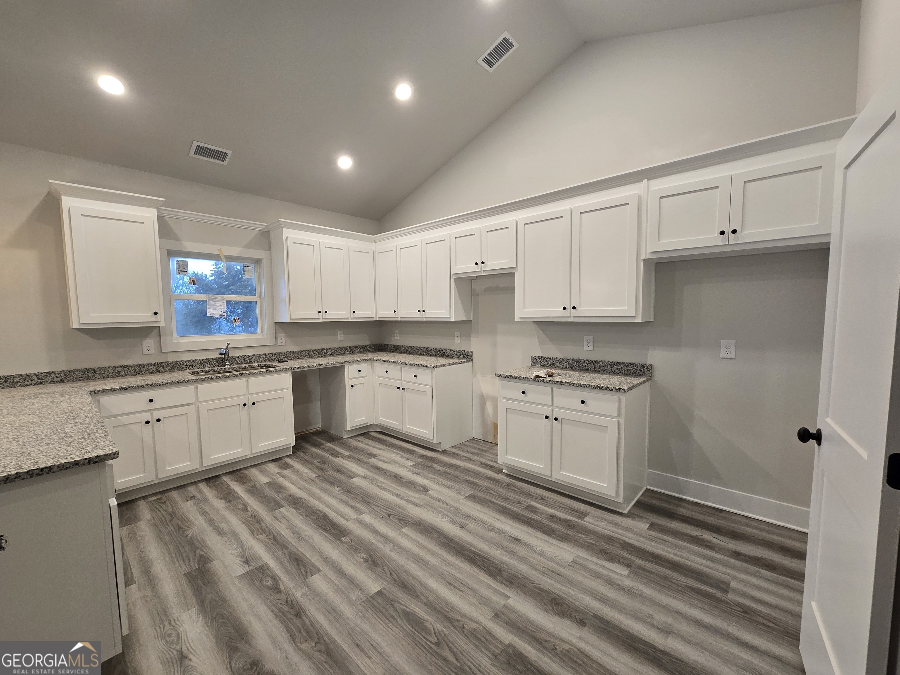 1080 Madison Hills DR 5