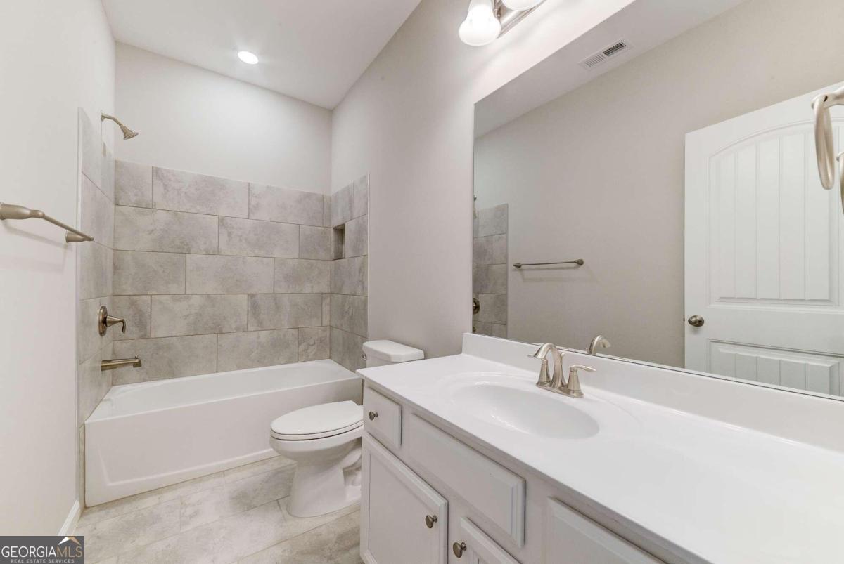 Caravelle - Residential Lease