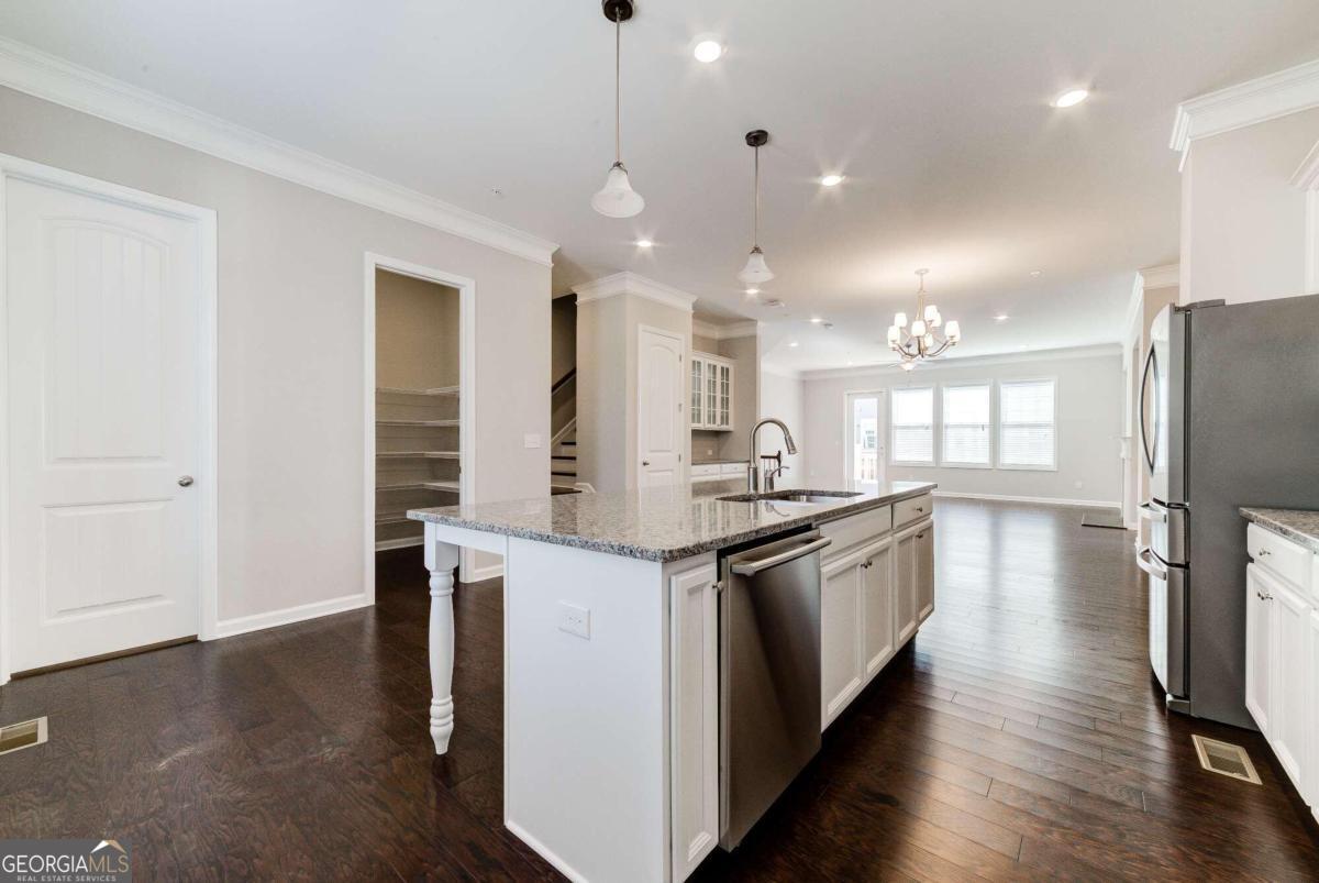 Caravelle - Residential Lease