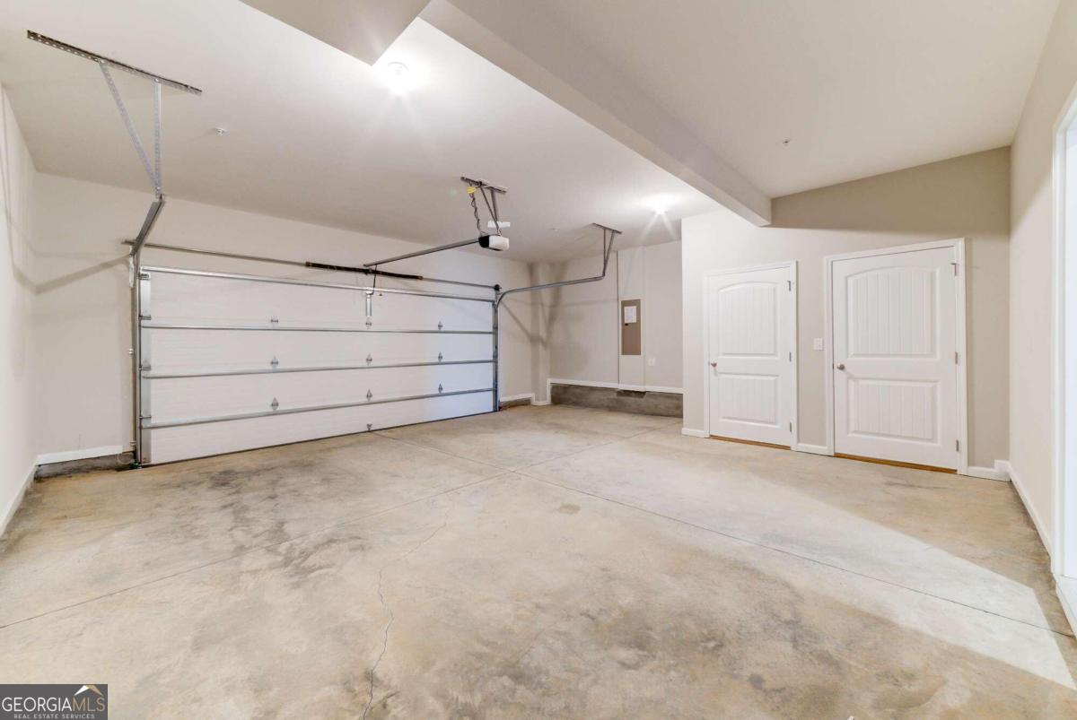 Caravelle - Residential Lease