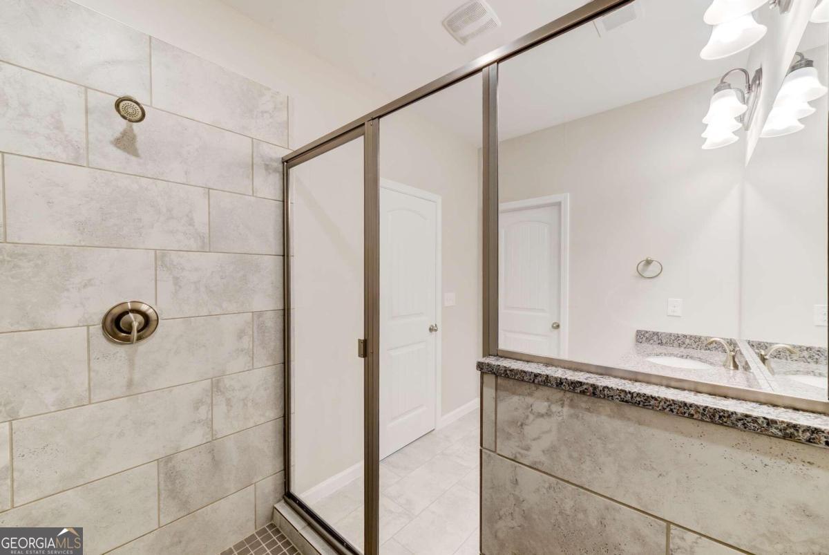Caravelle - Residential Lease