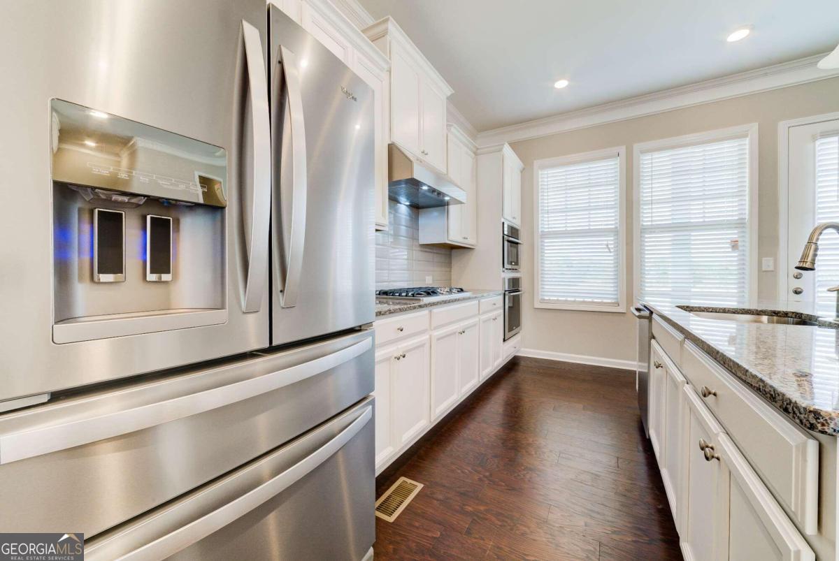 Caravelle - Residential Lease