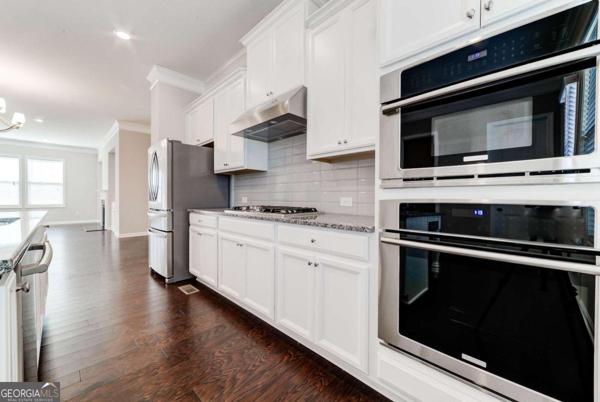 Caravelle - Residential Lease