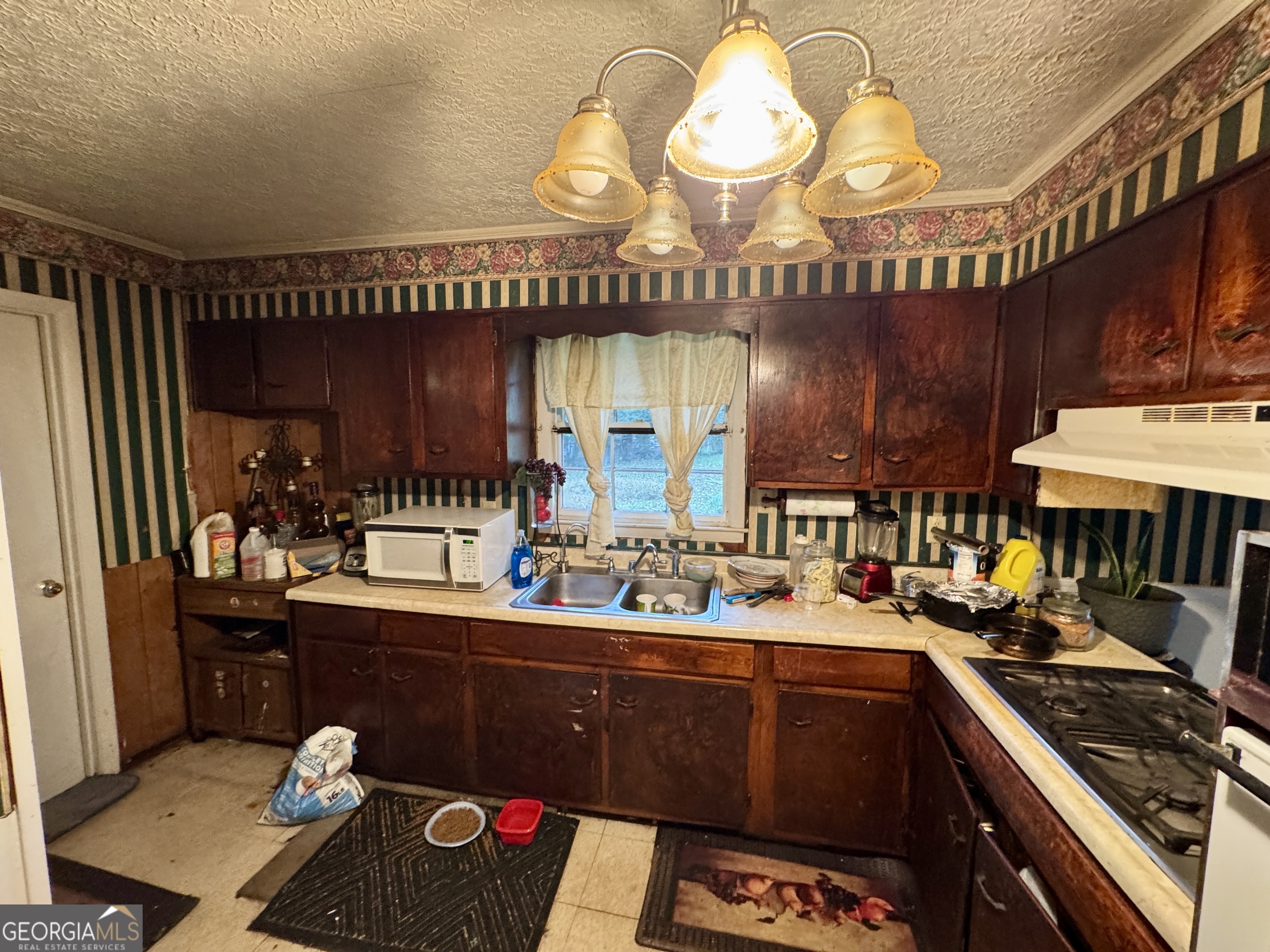 210 Edgewood DR
