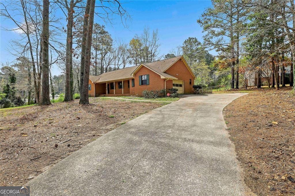 Photo of 195 Deer Forest Trail, Fayetteville, GA 30214 (MLS # 10715560)
