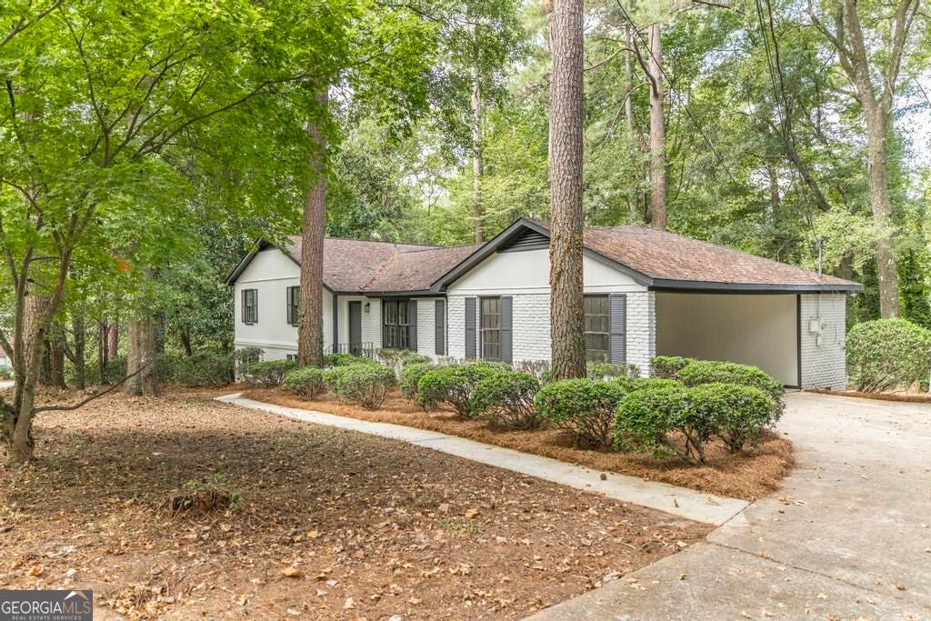 Photo of 816 Wentworth Drive, Macon, GA 31210 (MLS # 10849684)