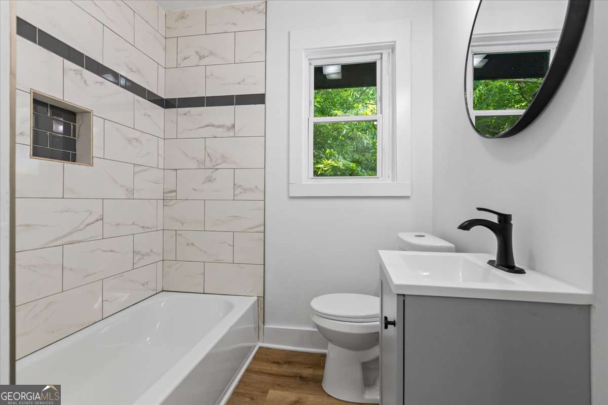 EASTMAN PARK - Residential