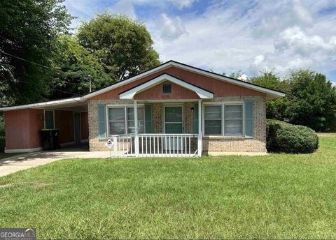 100 Chuck CIR Warner Robins GA 31093