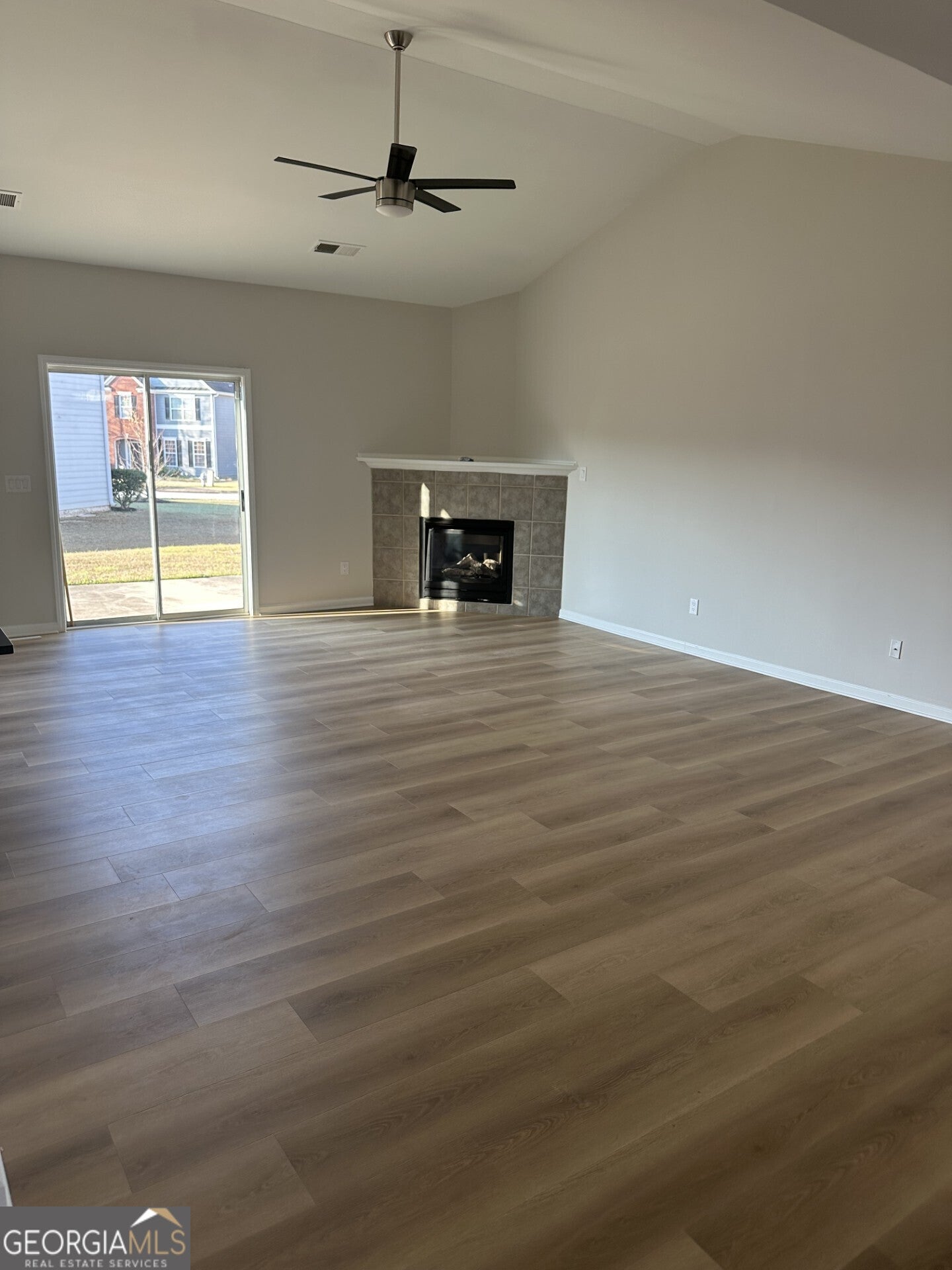 126 Horseshoe LN