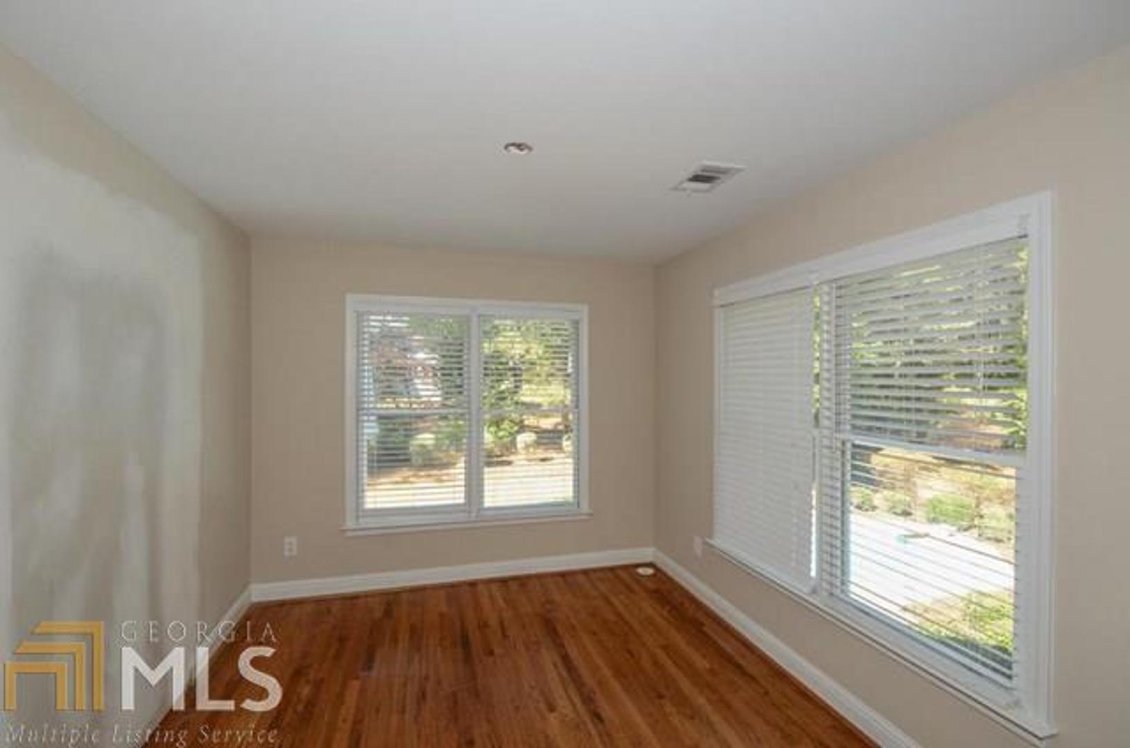 Valley Stream - Residential