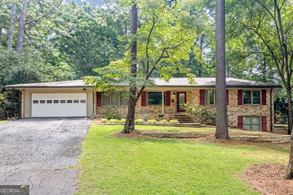Photo of 5580 Leather Stocking Lane, Smoke Rise, GA 30087 (MLS # 10783133)