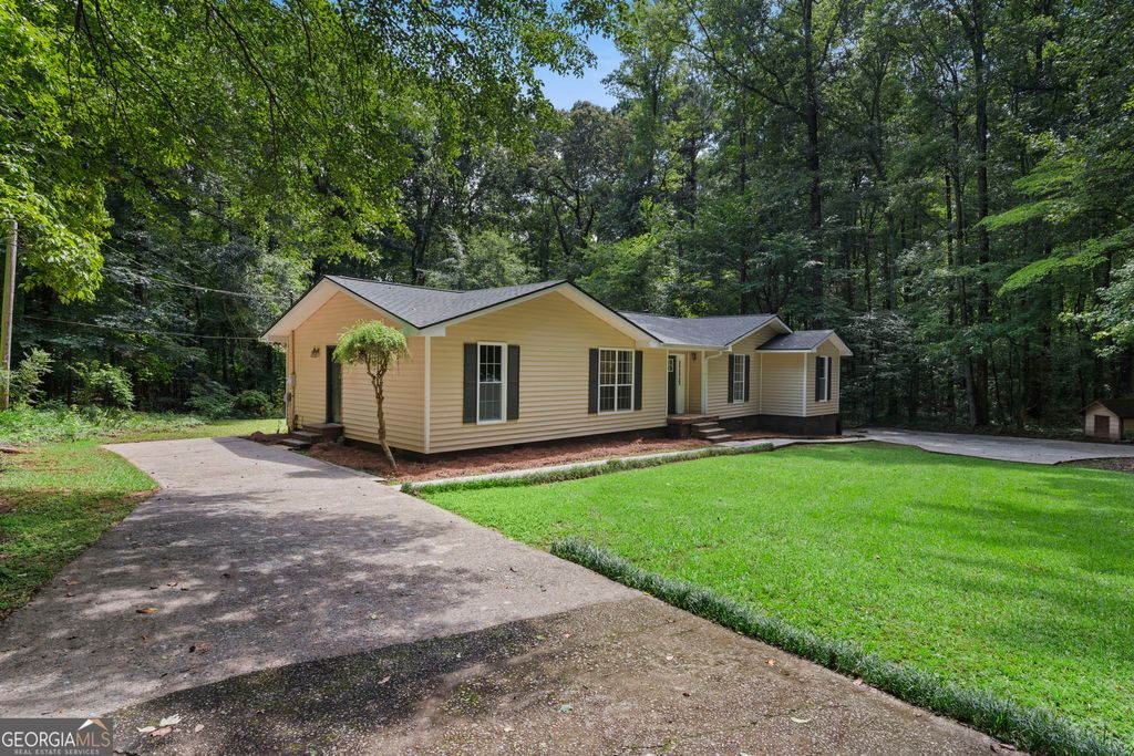 Photo of 419 Marcella Avenue, Sharpsburg, GA 30277 (MLS # 10814413)