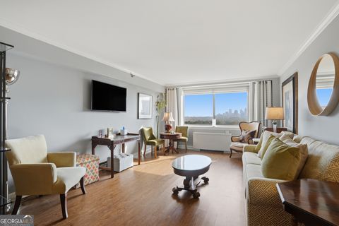 Photo of 2479 Peachtree Road NE #APT 1401, Atlanta, GA 30305 (MLS # 10650767)