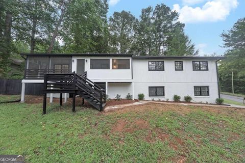 135 Golden Hills DR Woodstock GA 30189