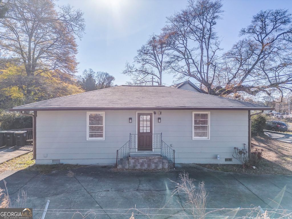 Photo of 1407 E 2nd Avenue SE, Rome, GA 30161 (MLS # 10660744)