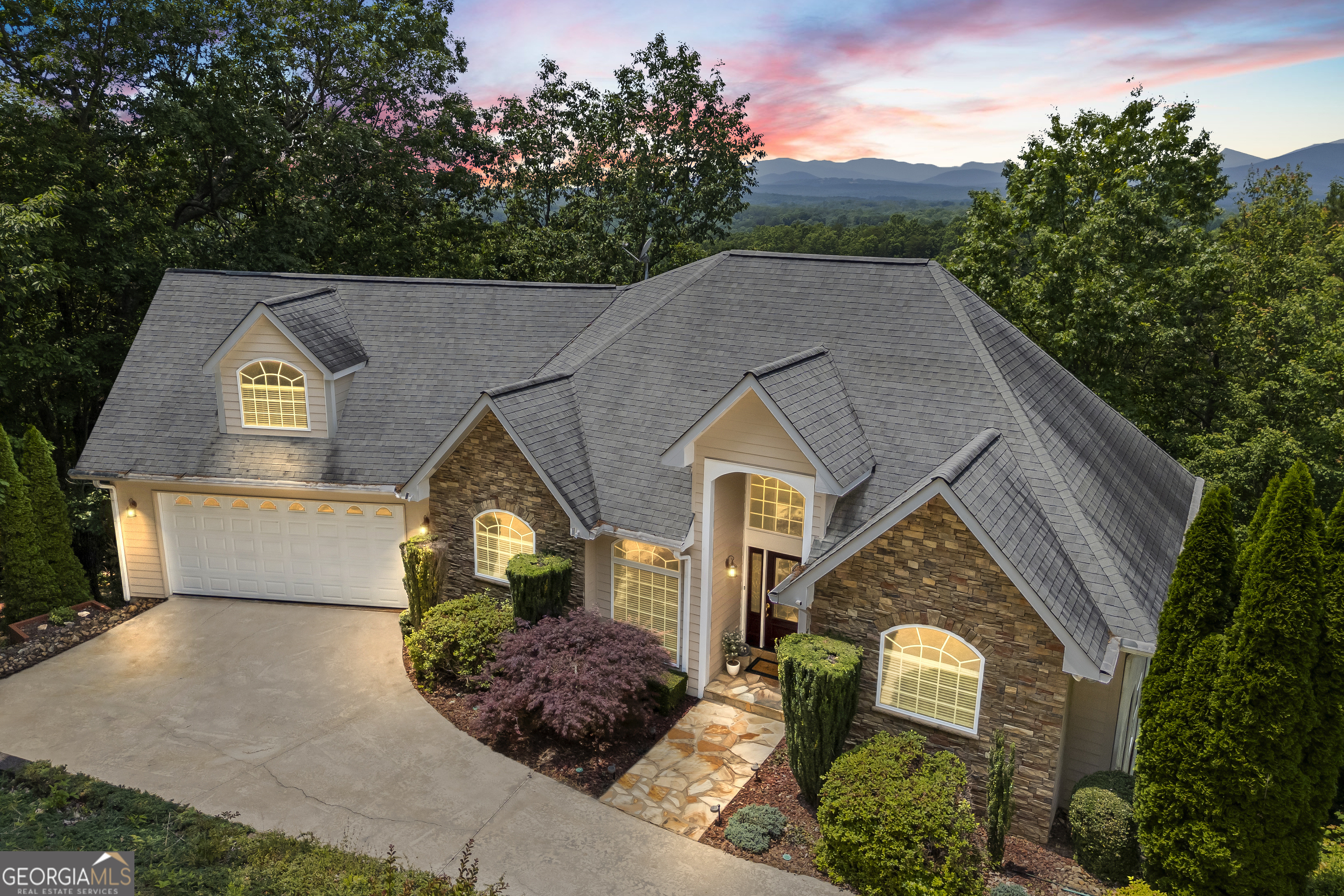 894 Oak Pointe DR