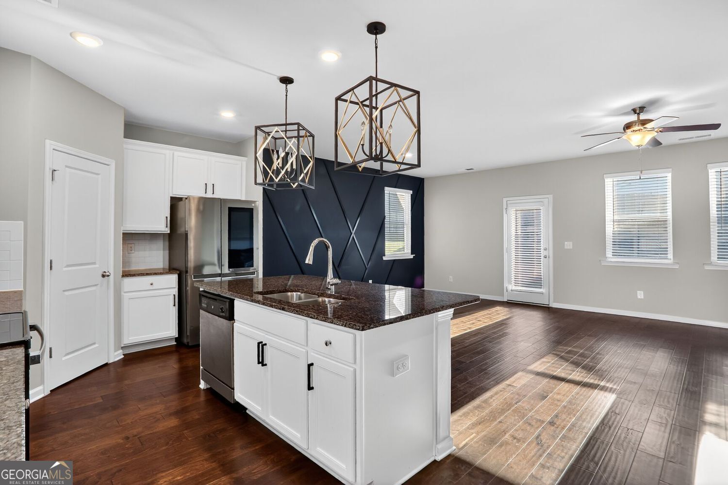 1553 Spring Hollow WAY