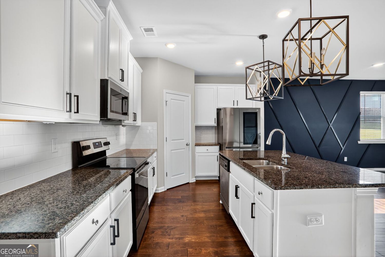 1553 Spring Hollow WAY