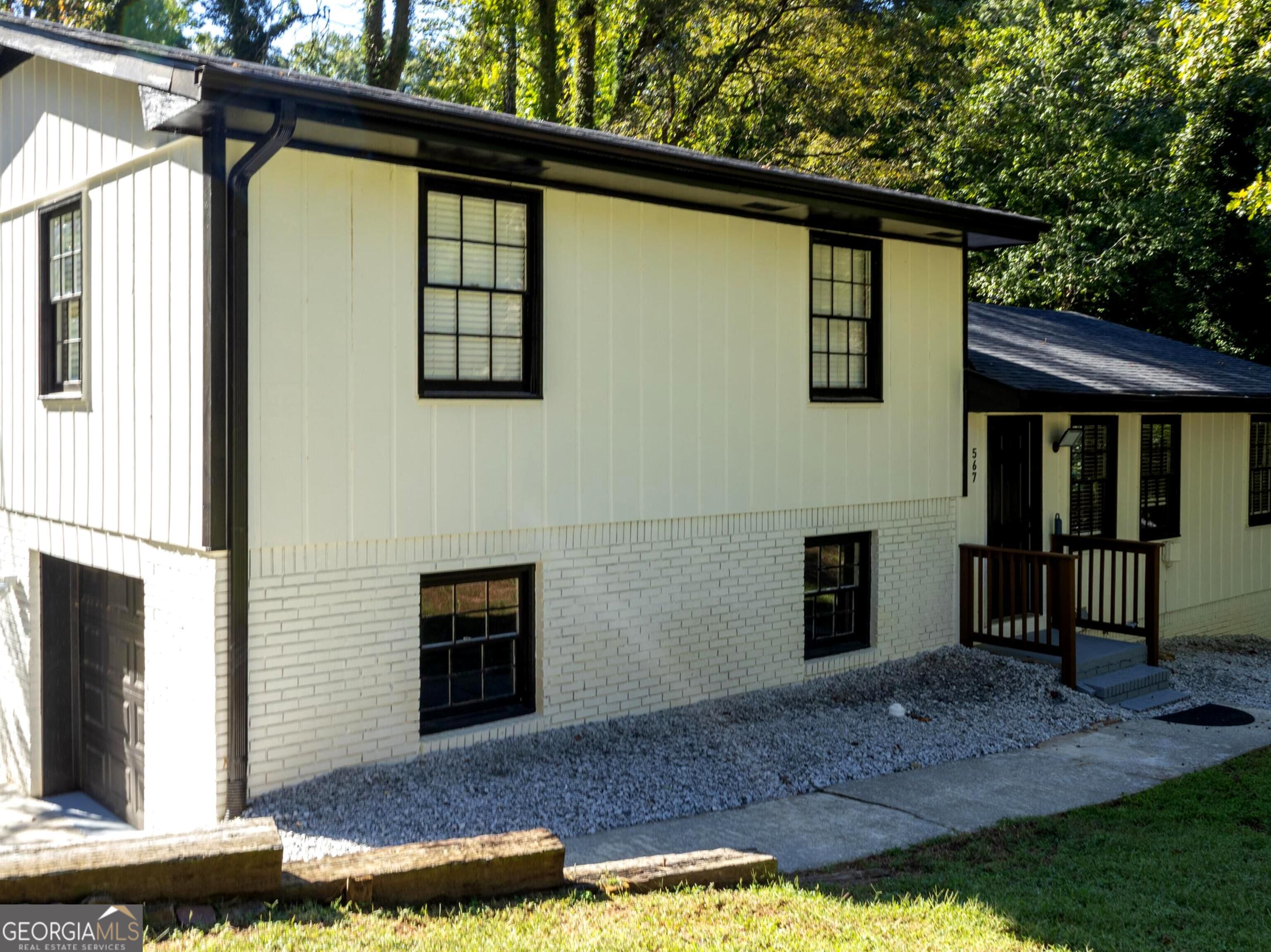 567 Woodland LN