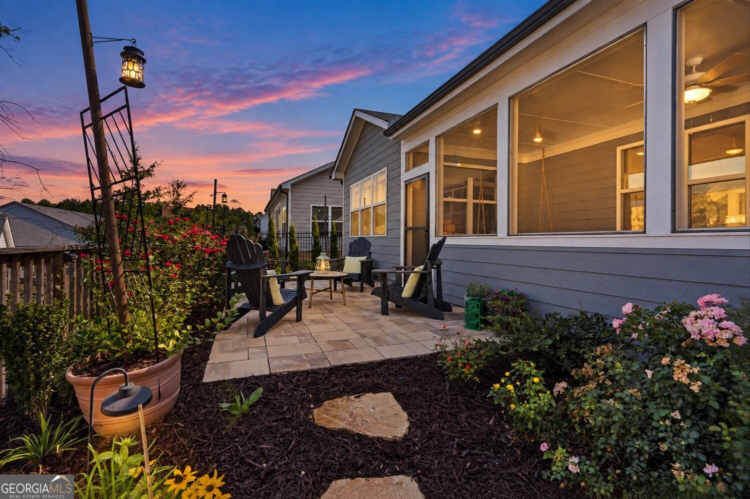 1453 Bluffs Ridge WAY