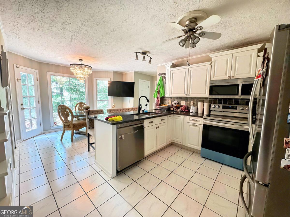 1805 Skidmore CIR
