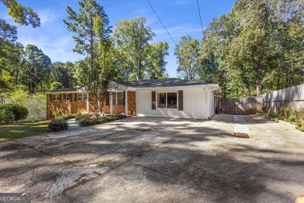 Photo of 4129 King Edward Drive, Douglasville, GA 30135 (MLS # 10877748)