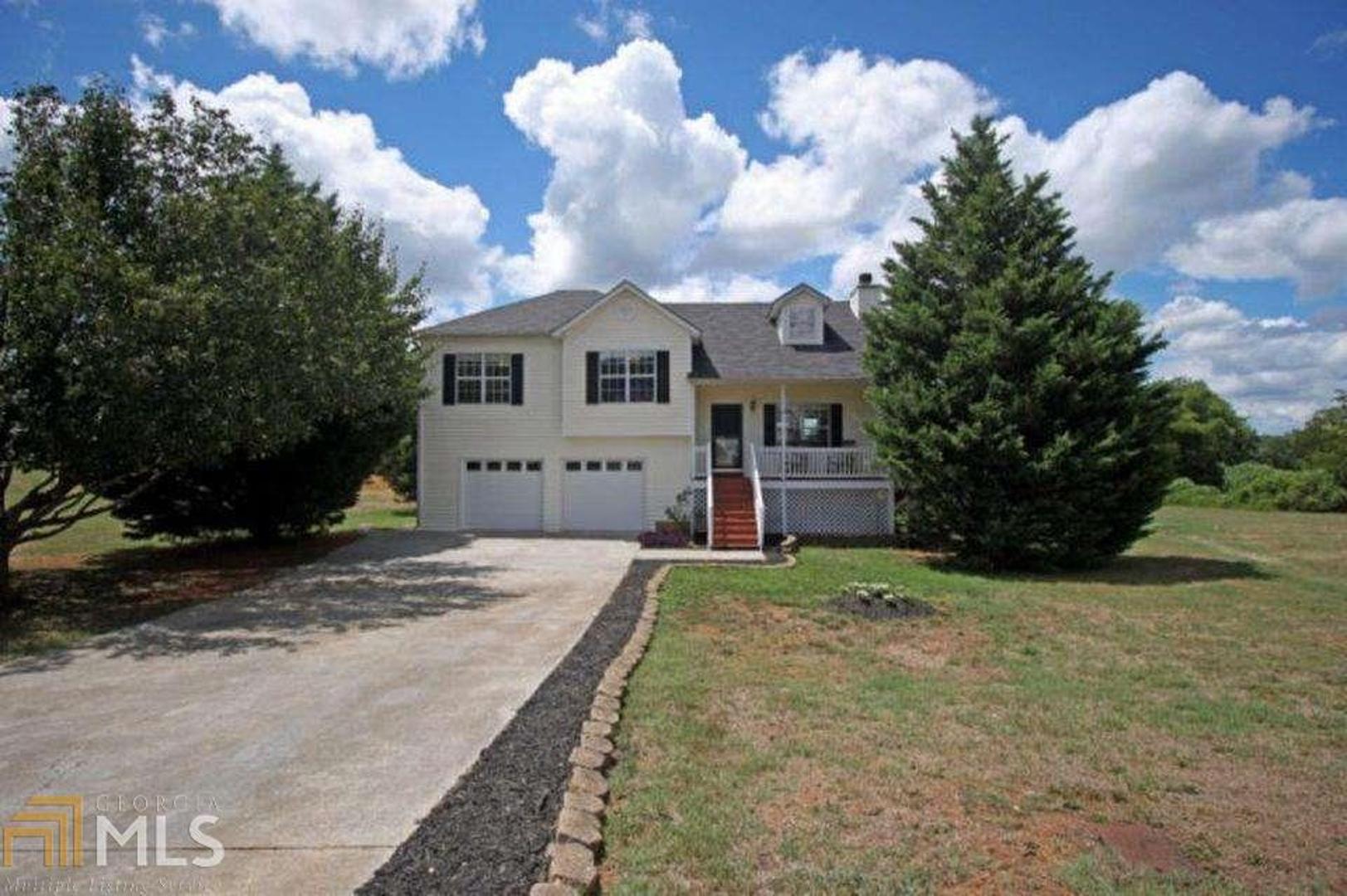 Traditional split level on a huge cul-de-sac lot in Highland Station Subdivision. The property has a rock fireplace on the main level and the open floor plan flows from kitchen to family room. Upstairs you have 3 bedrooms and 2 bathrooms with a separate tub shower in master bath. Downstairs you have a partially finished bonus room, laundry room and Garage. Covered front porch and roomy back deck allow space for entertaining. The large outbuilding in the backyard will stay with a full price offer.