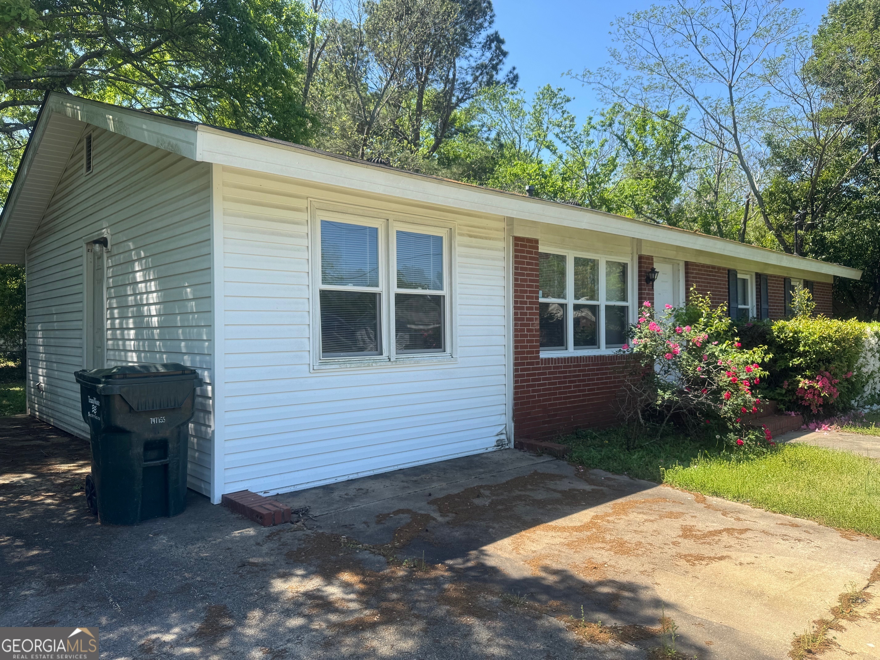 413 Sarah DR