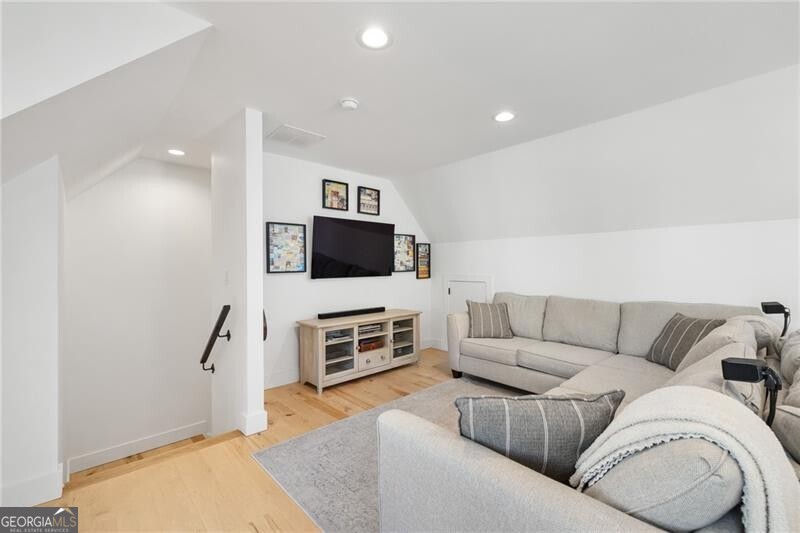 Roswell, Georgia 30075, United States, 4 Bedrooms Bedrooms, ,3 BathroomsBathrooms,Residential,Active,7381