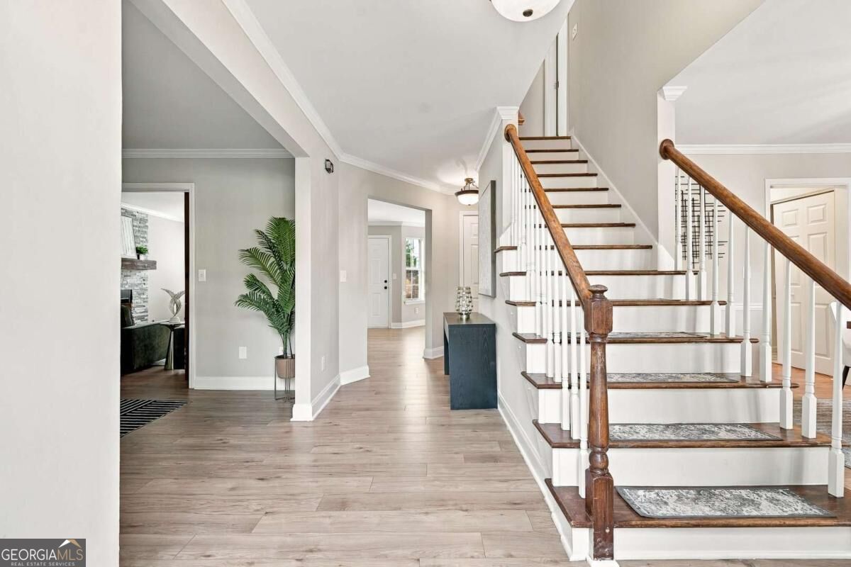 690 Ruxbury CT