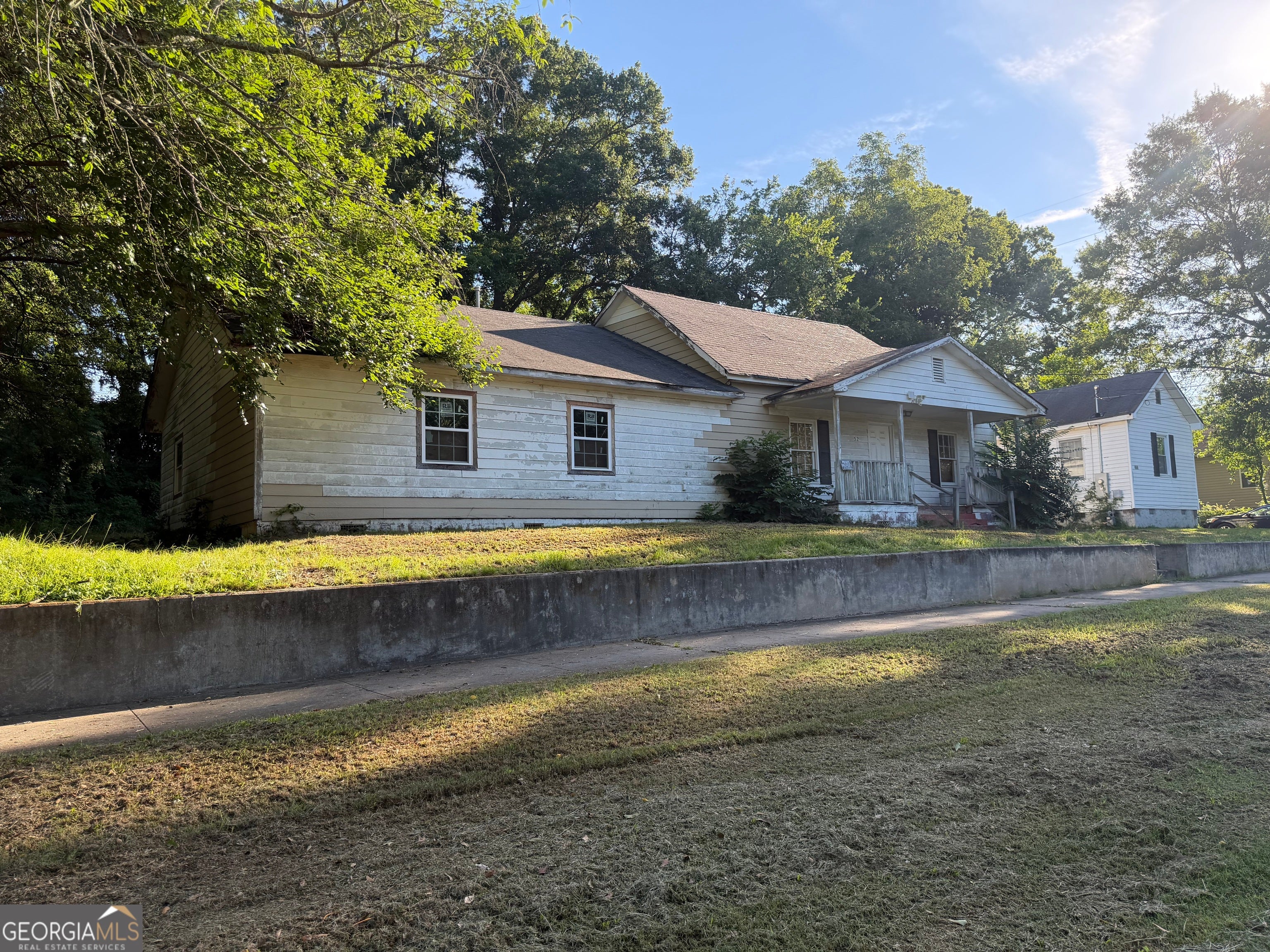 523 E Solomon ST
