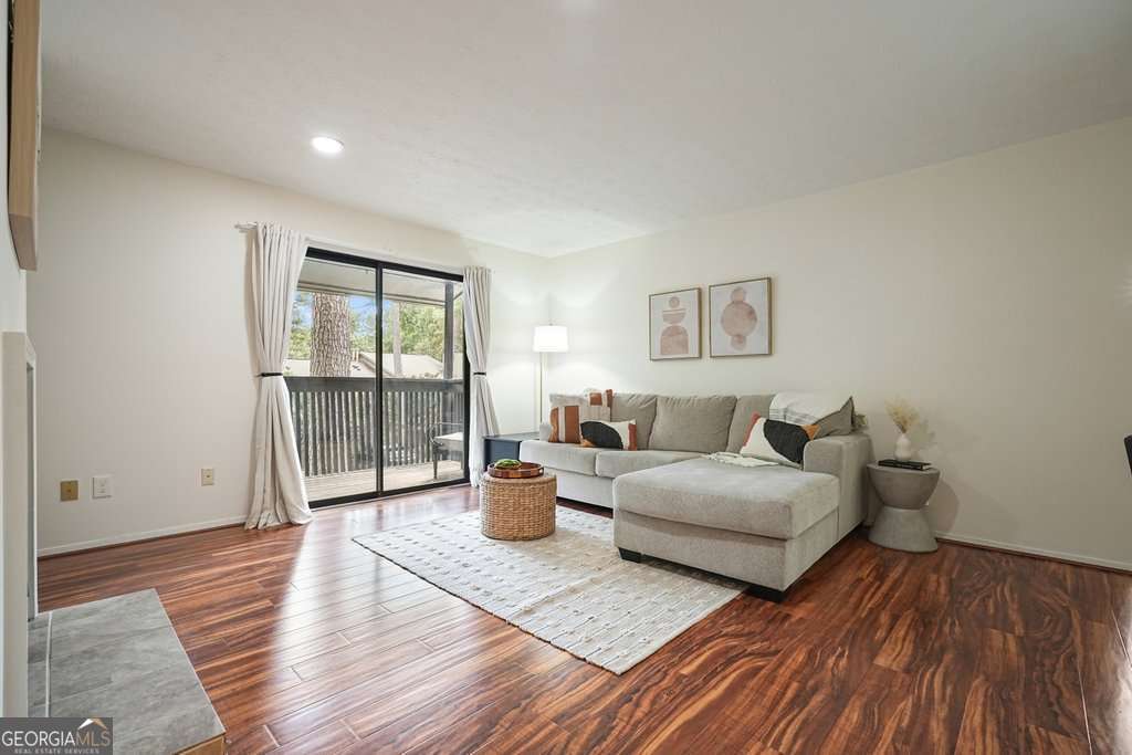 706 Cumberland CT SE